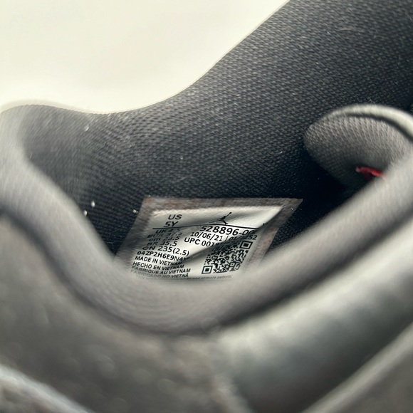 Air Jordan 11 Retro Low GS '72-10' - Picture 6 of 7